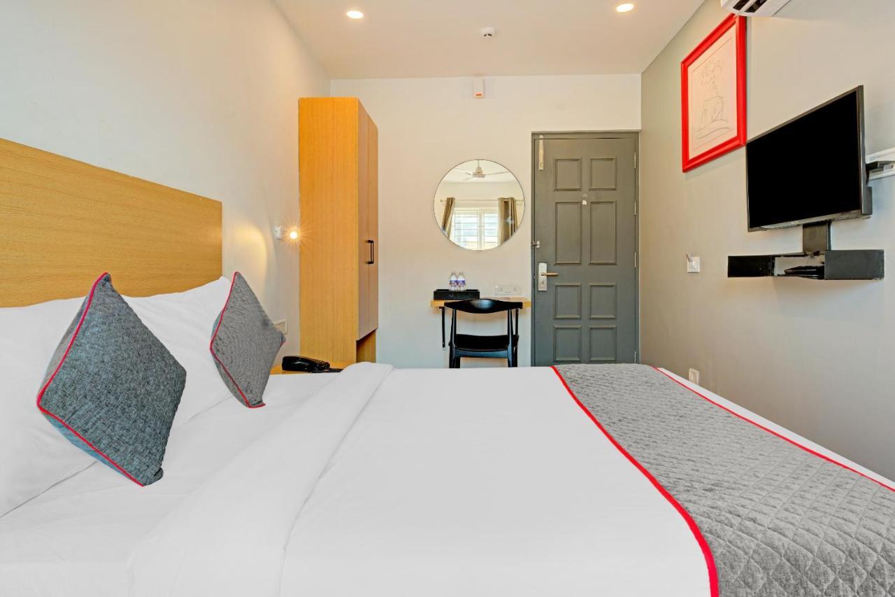 Отель Oyo Townhouse 74871 Thoraipakkam Ченнаи Экстерьер фото